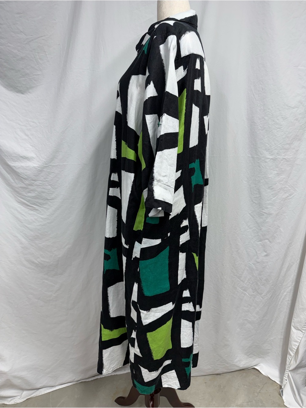Ulla Popken Black, White & Green Abstract 3/4 Sleeve Maxi Shirt Dress - Picture 3 of 13